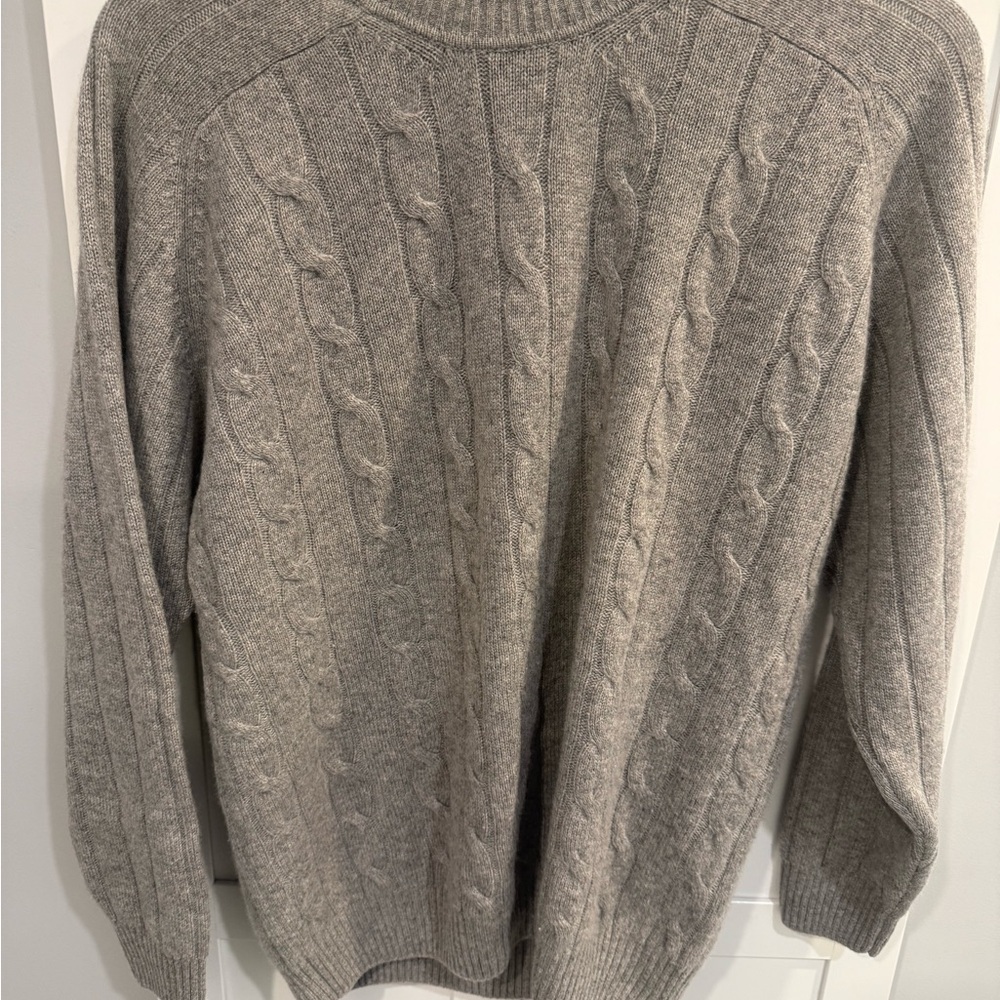 Men's Classic Cable Knit Crewneck Sweater